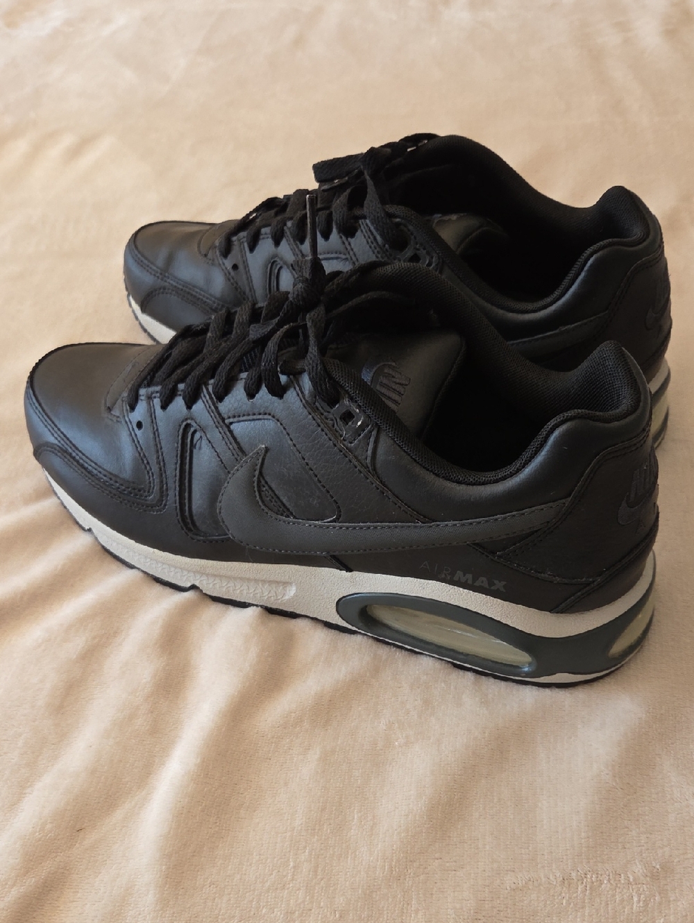 EUC Men's Nike Air Max Sneakers, Size 10.5, Black Leather - Picture 4 of 7